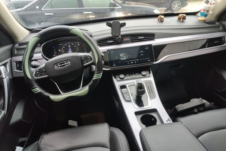 Used Geely Auto Emgrand X7 Sport 2021 Million Edition 1.8TD DCT Two-Wheel Drive Comfort Model Center Console