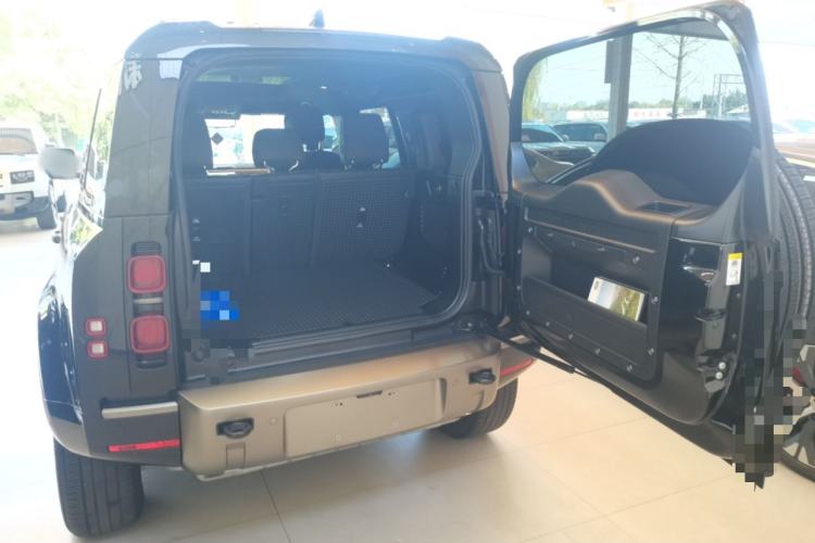 Used Land Rover Defender 2024 110 3.0T P400 X-DYNAMIC HSE Trunk