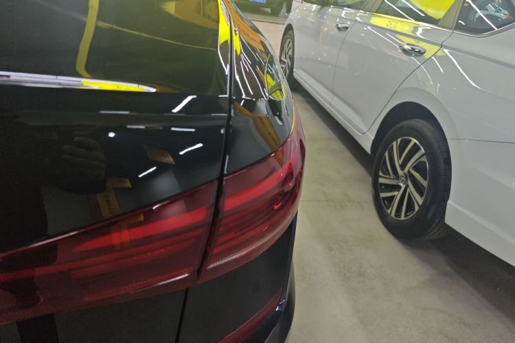 Used Volkswagen Passat 2025 Outstanding Model 380TSI Starry Dragon Glorious Edition Right Rear Taillight