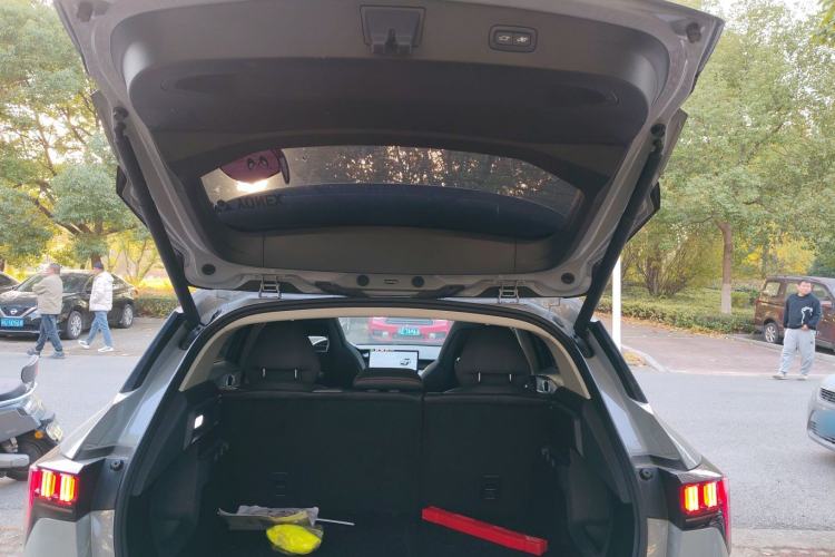 Used Lynk & Co 06 EM-P 2022 PHEV 84 km Range Pro Version