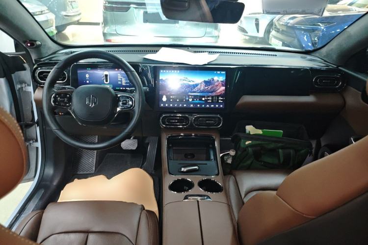 Used Leapmotor C01 2023 Range-Extended 316 Smart Edition Center Console