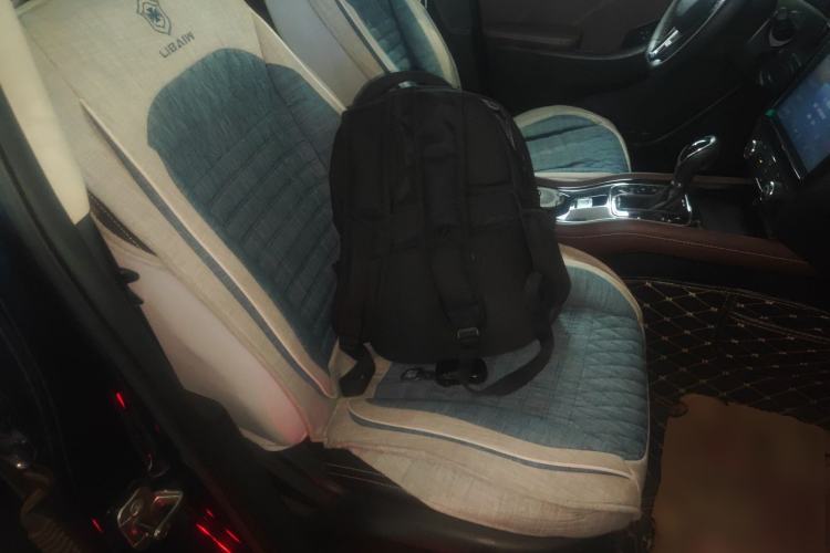 Used Dongfeng Fengon 580 2017 1.5T CVT Luxury Model Right Front Seat