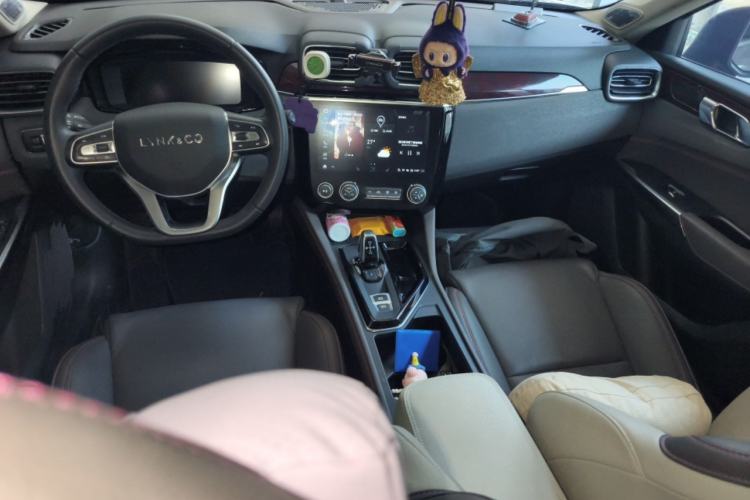 Used Lynk & Co 02 2021 1.5TD DCT Two-Wheel Drive Champion Edition Center Console