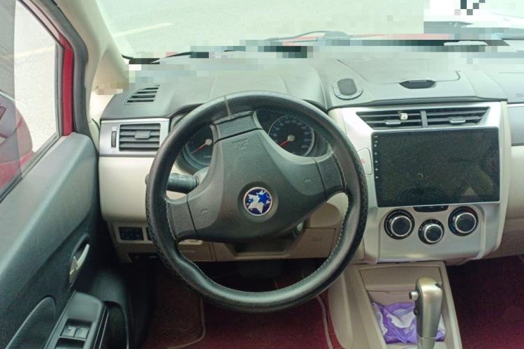 Used Venucia R50 2015 1.6L Automatic Fashion Edition Steering Wheel