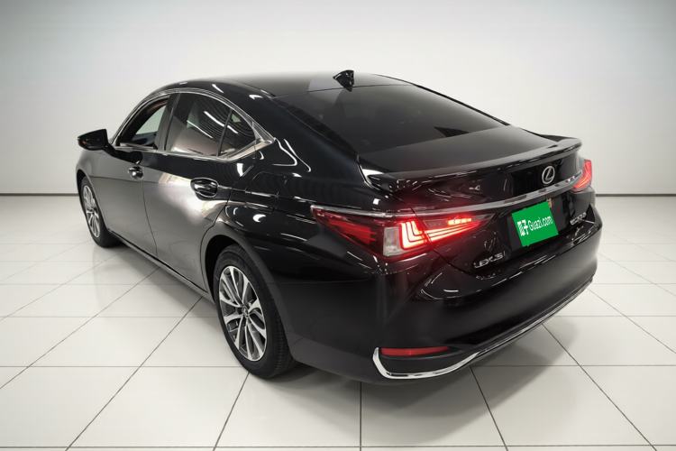 Used Lexus ES 2022 300h Excellence Edition
