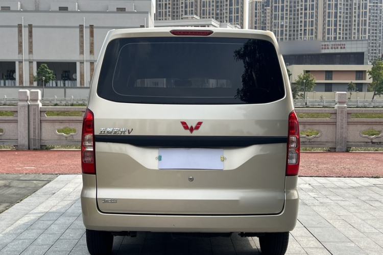 Used Wuling Hongguang V 2022 1.5L Jingqu Edition Electric-Assist LAR Exterior 4