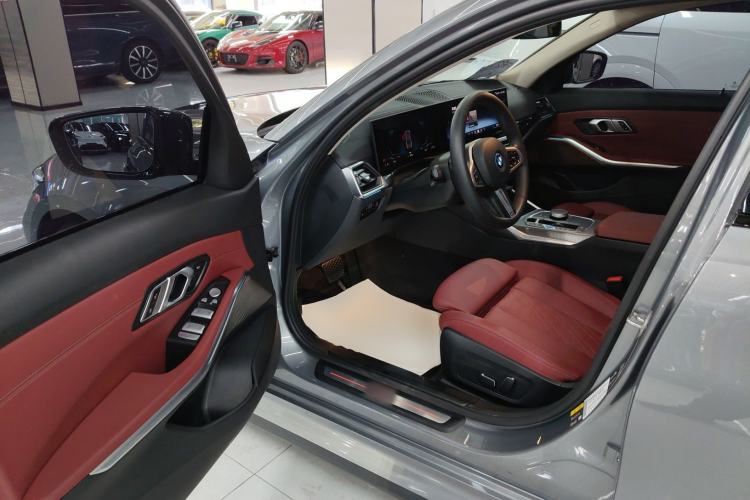 Used BMW i3 2024 eDrive 40 L Midnight Edition
