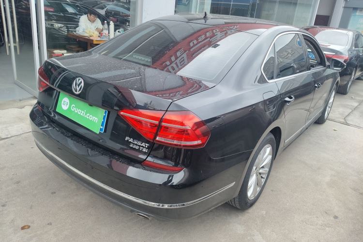 Used Volkswagen Passat 2017 330TSI DSG Luxury Edition
