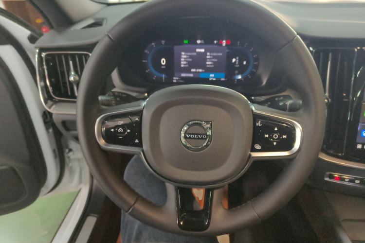 Used Volvo S60 2025 B5 Zhiya Sport Edition
