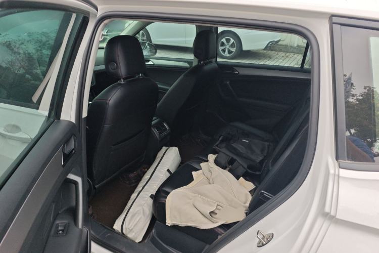 Used Volkswagen Tiguan L 2020 330TSI Automatic Two-Wheel Drive Luxury Edition China VI Standard