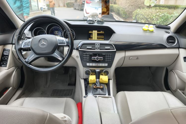 Used Mercedes-Benz C-Class 2011 C 180K Classic model
