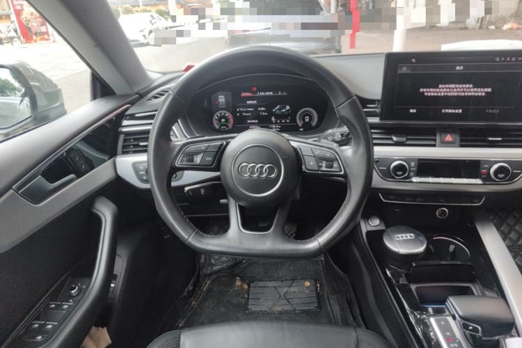 Used Audi A5 2021 Sportback 40 TFSI Stylish and Elegant Model Steering Wheel