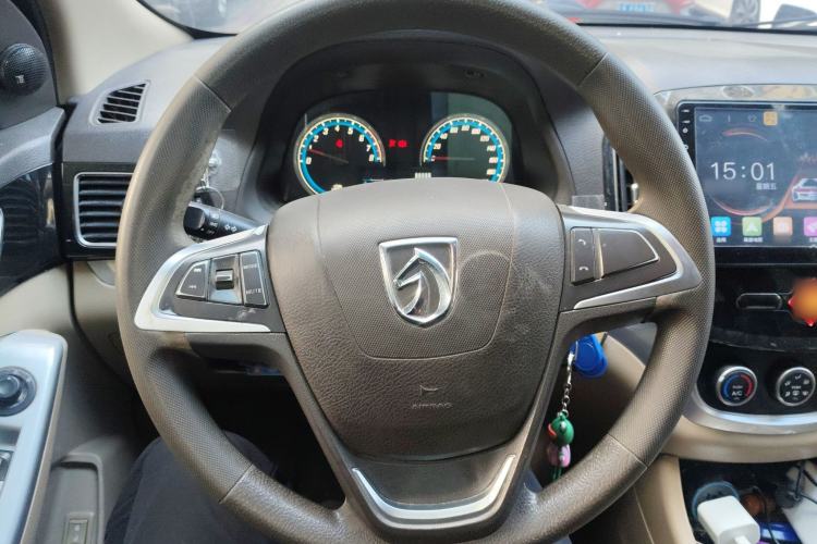 Used Baojun 730 2014 1.5L manual standard trim 7 seats