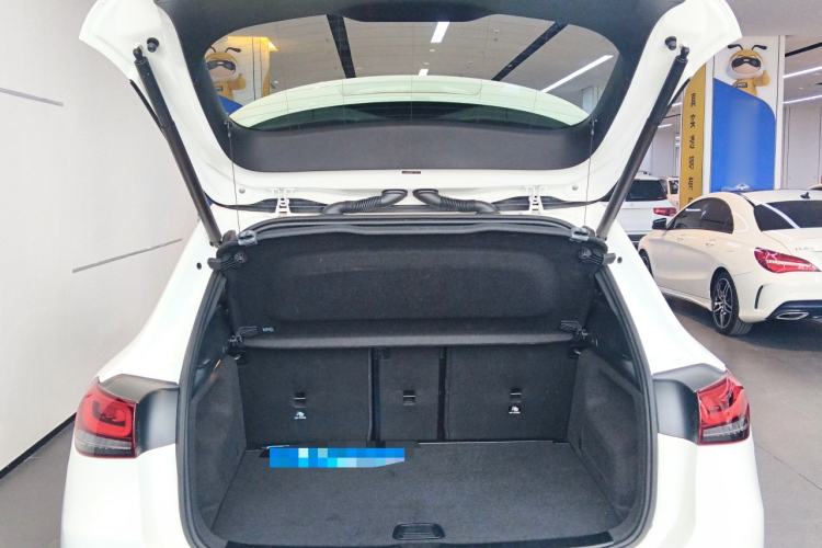 Used Mercedes-Benz GLA 2023 GLA 220 Trunk