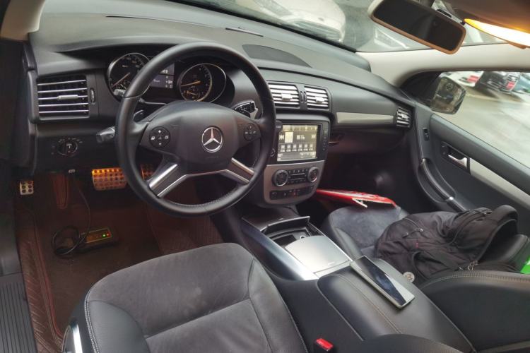 Used Mercedes-Benz R-Class 2014 R 320 4MATIC Business Model
