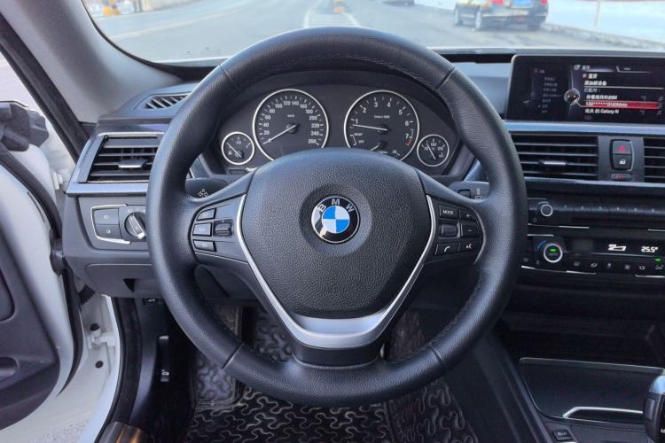 Used BMW 3 Series GT 2014 320i Leading Model
