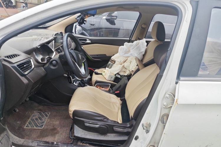 Used Baojun 310W 2017 1.5L Manual Fashion Model China V Left Front Seat