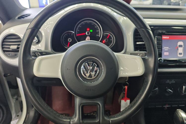 Used Volkswagen Beetle 2015 180TSI model
