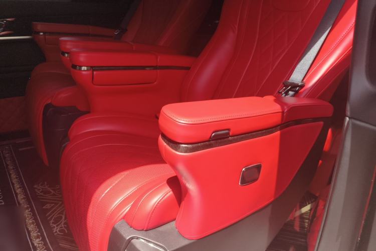 Used Mercedes-Benz V-Class 2018 V 260 Avantgarde Edition China VI Left Rear Seat