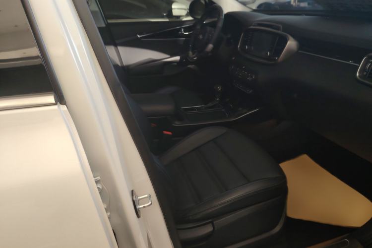 Used Kia Sorento 2015 Sorento L 2.4L Gasoline 4WD Elite Edition 7 Seats China IV Standard
