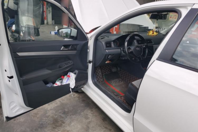 Used Volkswagen Lavida 2015 1.6L Automatic Fashion Edition Driver Seat