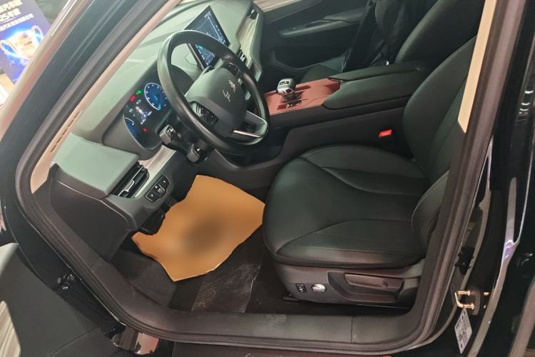 Used Hongqi E-QM5 2024 610 km PLUS Left Front Seat