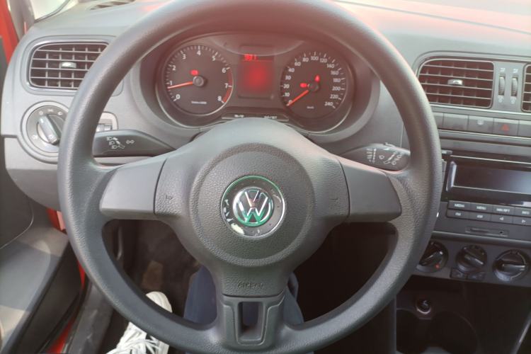 Used Volkswagen Polo 2013 1.4L Manual Fashion Edition Steering Wheel