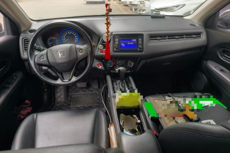 Used Honda Vezel 2018 1.5L CVT 2WD Technology Elite Model Center Console