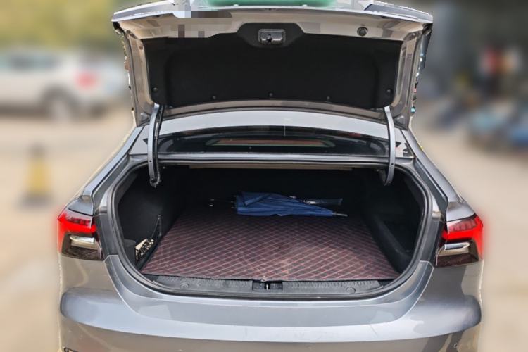 Used Roewe i6 MAX New Energy 2020 1.5T PHEV Cool & Stylish Skyroof Edition Trunk