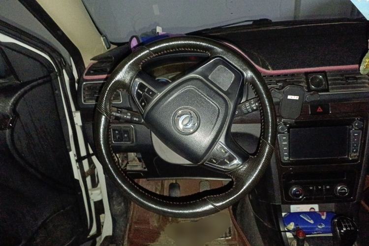 Used Dongfeng Fengon 370 2016 1.5L Manual Luxury 7-Seater Steering Wheel