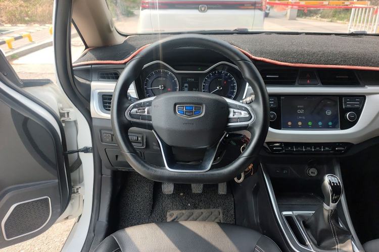 Used Geely Auto Vision X3 2019 Upgraded Model 1.5L Manual Elite Version