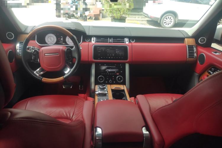 Used Land Rover Range 2020 3.0 L6 Prestige Extended-Length Version Center Console