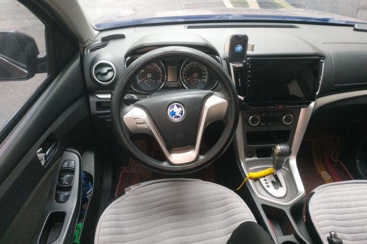 Used Venucia T70 2015 2.0L CVT Smart Edition Steering Wheel