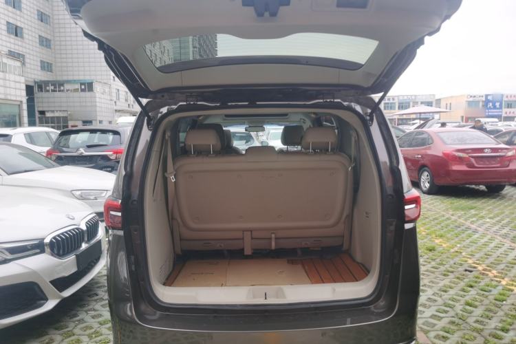 Used Buick GL8 2023 Land Executive Class 652T Luxury Model Trunk