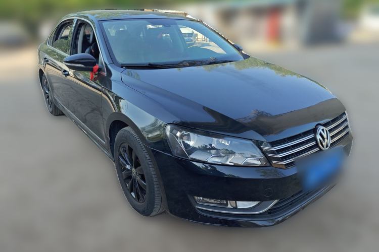 Used Volkswagen Passat 2014 1.8TSI DSG Prestige Edition Front Right 45 Deg