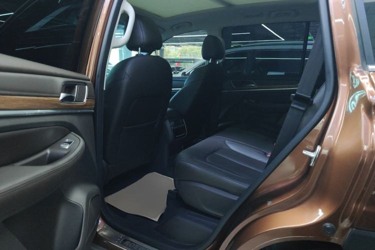 Used Roewe RX8 2018 30T Smart Connectivity All-Wheel Drive Supreme Edition