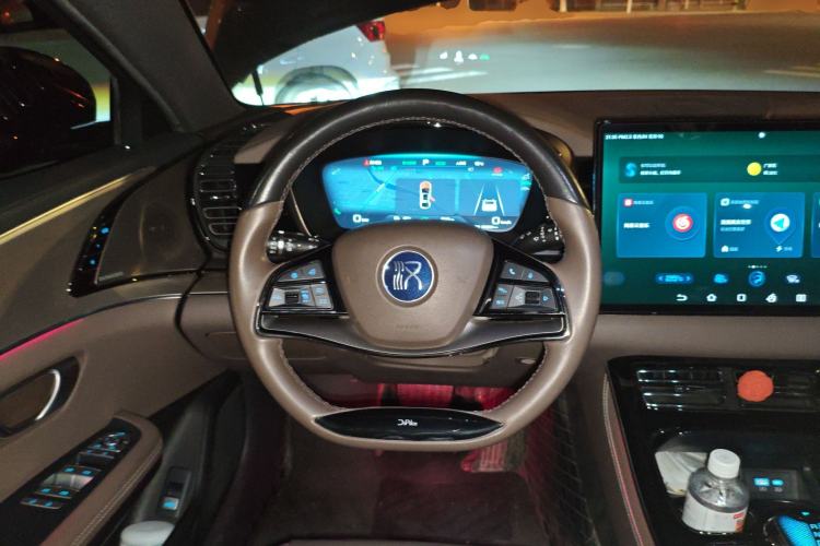 Used BYD Han 2023 EV Champion Edition 715KM Front-Drive Prestige Model