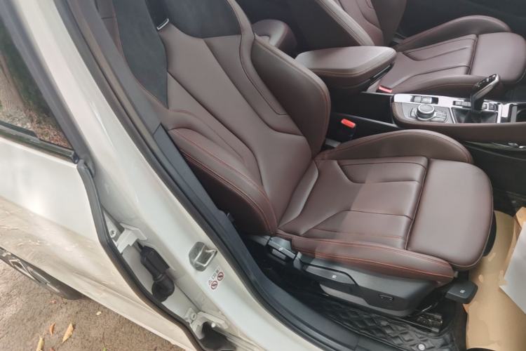 Used BMW X2 2021 Updated xDrive25i Midnight Edition Right Front Seat