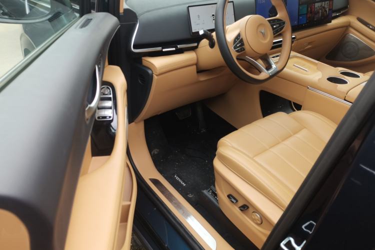 Used VOYAH Dream 2025 PHEV Four-Wheel-Drive Flagship Kunpeng Edition Driver Seat