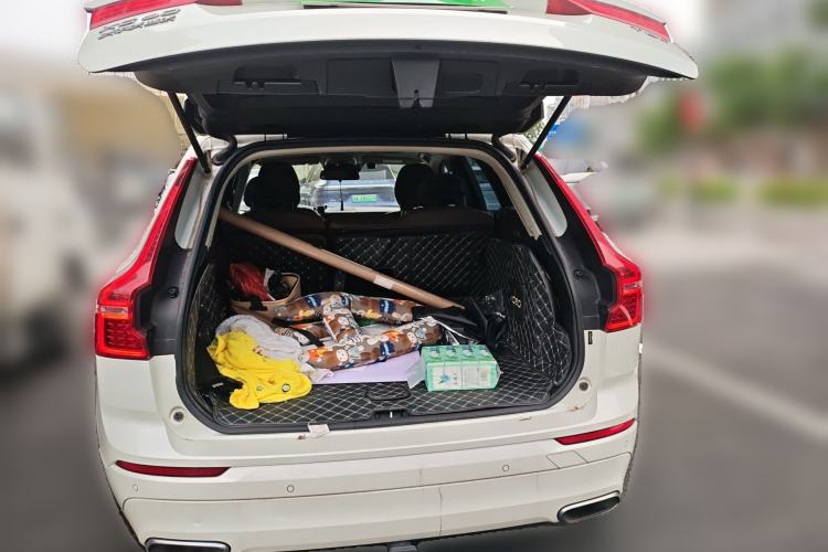 Used Volvo XC60 2019 T5 4x4 Smart Edition China V Standard Trunk