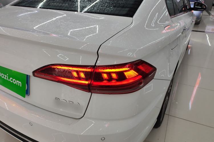 Used Volkswagen Bora 2023 200TSI DSG YueXing PRO Edition Right Rear Taillight