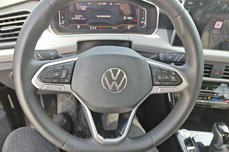 Used Volkswagen Tayron 2023 280TSI Two-Wheel-Drive Luxury Plus Advanced Version Steering Wheel