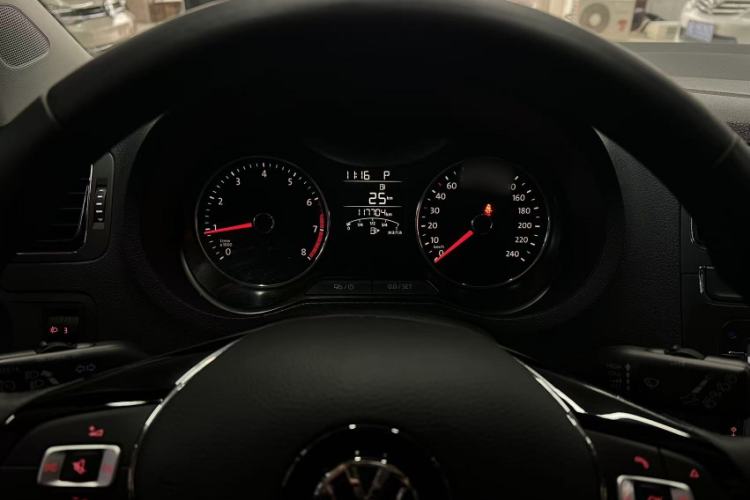 Used Volkswagen Polo 2016 1.6L Automatic Comfort Model