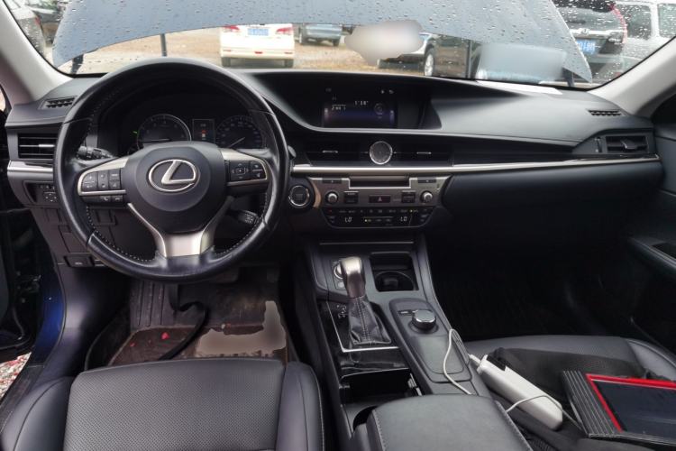 Used Lexus ES 2015 200 Elite Edition Center Console