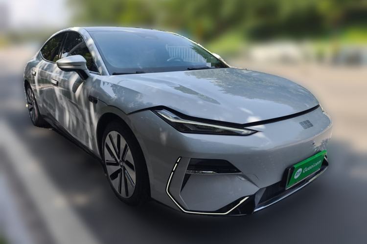 Used Geely Galaxy E8 2024 665 km Range Rear-Drive Starship Long-Range Version Front Right 45 Deg