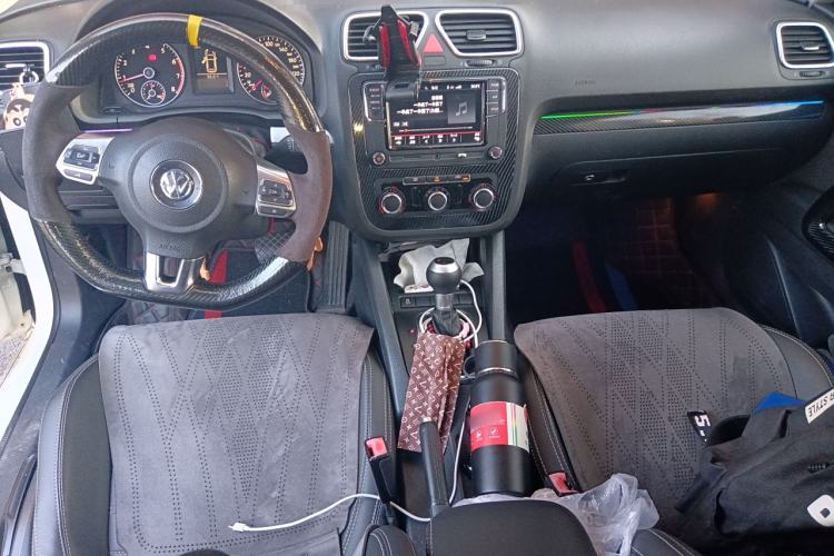 Used Volkswagen Scirocco 2011 1.4 TSI Comfort Edition Center Console