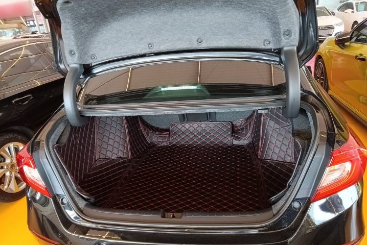 Used Honda Accord 2018 260TURBO Luxury Edition China V Emission Standard Trunk