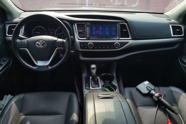 Used Toyota Highlander 2018 2.0T Four-Wheel Drive Luxury Version 7 Seats China VI Standard
