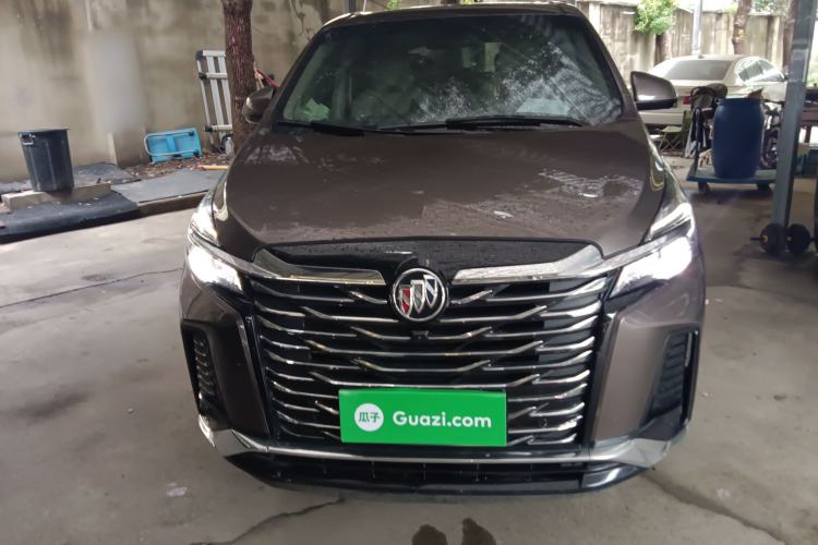 Used Buick GL8 2023 Facelifted Land Cruiser Executive Luxury Version
