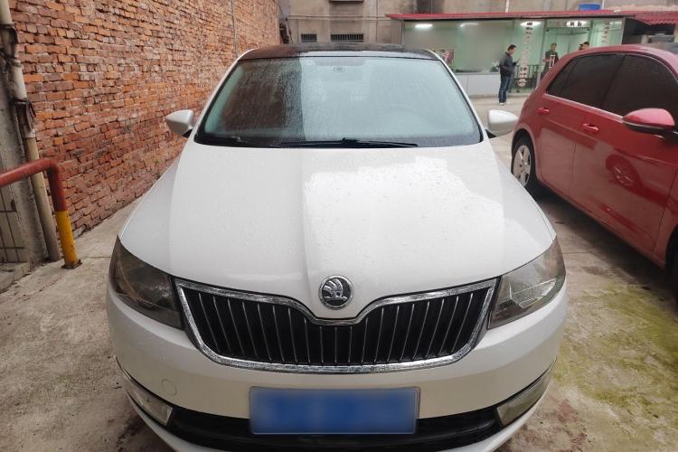 Used Skoda Rapid 2015 1.6L Manual Smart Selection Model
